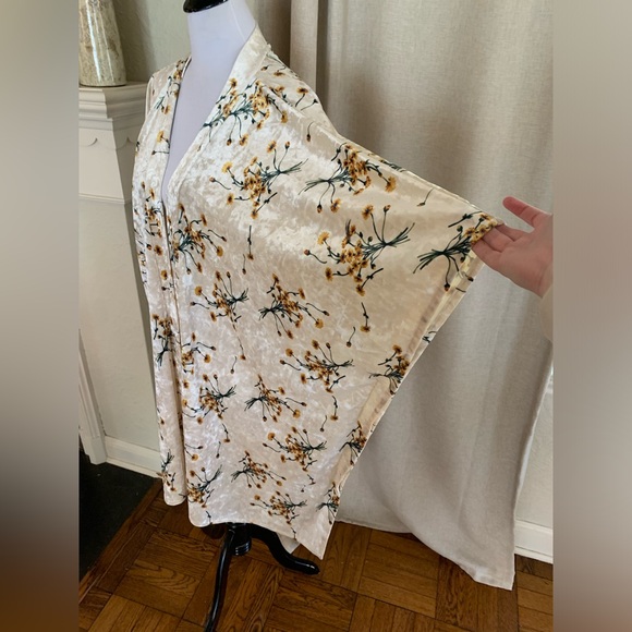 Anthropologie Floreat dandelion velvet kimono duster one size - Picture 5 of 11